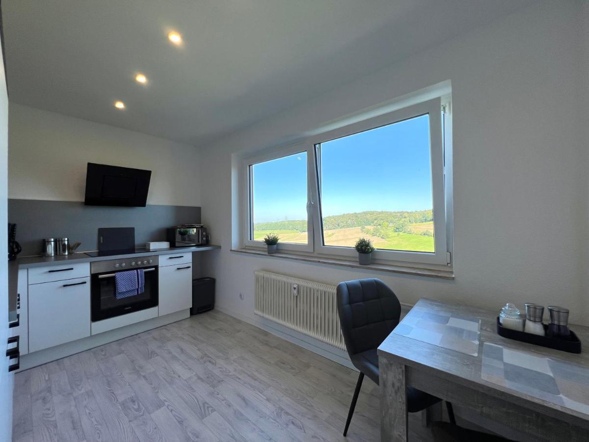 Stilvolles Apartment Mit Laendlichem Ausblick Хатинген Екстериор снимка