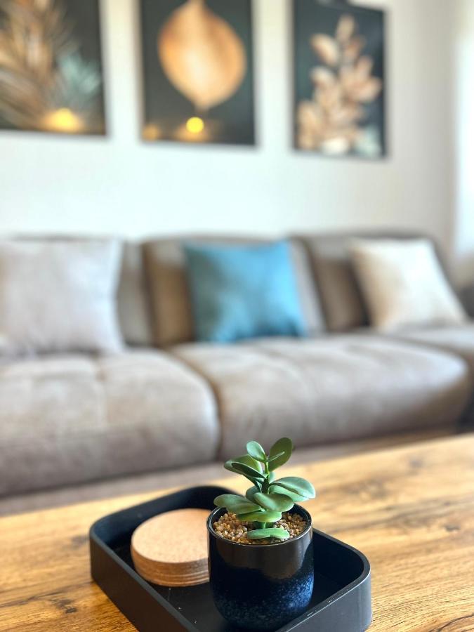Stilvolles Apartment Mit Laendlichem Ausblick Хатинген Екстериор снимка